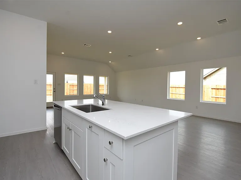 6303 Golden Seaton Dr — Photo 7