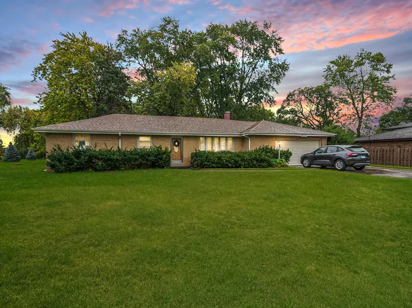 9225 S 78th Ave, Hickory Hills, IL 60457
