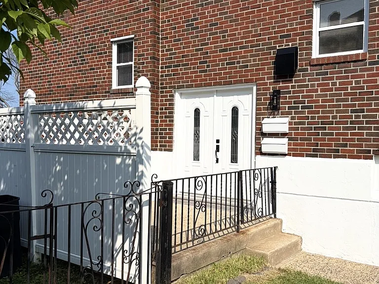 3628 Genesee Dr — Photo 4