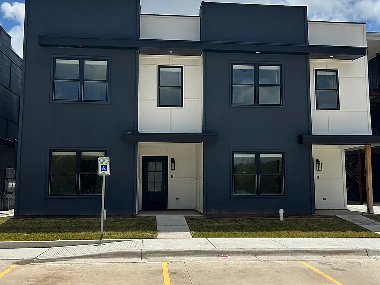 2 S Hunsley Hills Blvd #13-18 — Photo 10