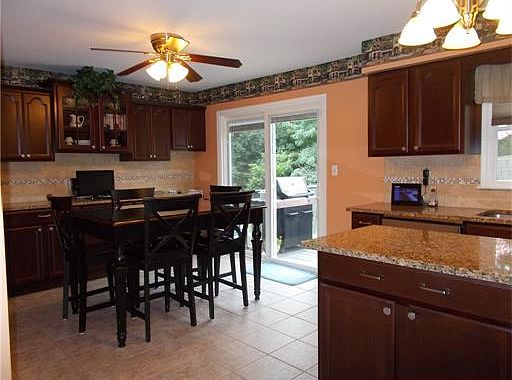 4th image of 58A Burton Ave #A