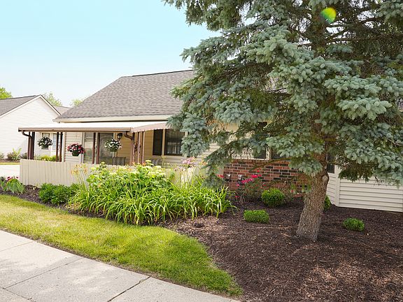 2nd image of 1319 Hickory Ln #1319