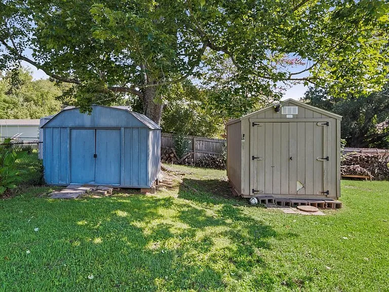 335 Meadowdale Ln — Photo 38