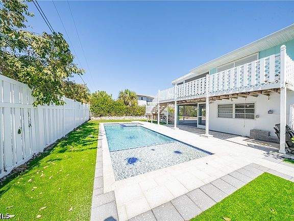 2nd image of 119 Andre Mar Dr