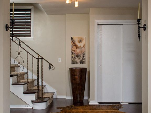 2nd image of 1214 W Clifton Blvd