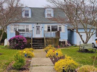 149 Meadowmere Ave, Mastic, NY 11950