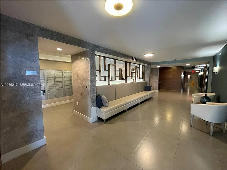 600 NE 27th St #1205 — Photo 2