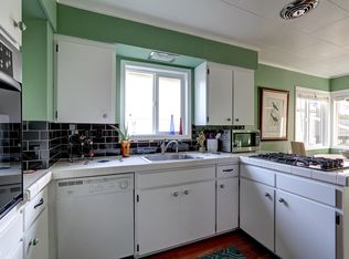 8325 SW 9th Ave, Portland, OR 97219