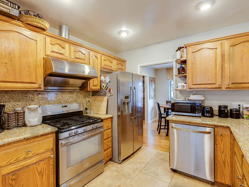 2nd image of 3033 E Virginia Ave