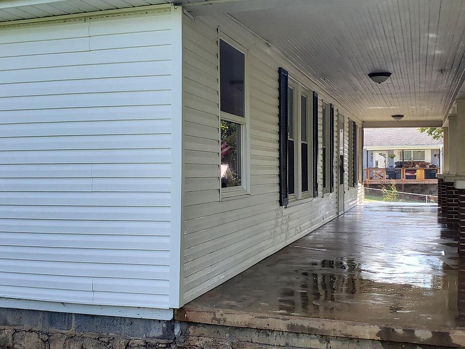 2nd image of 650 8th St