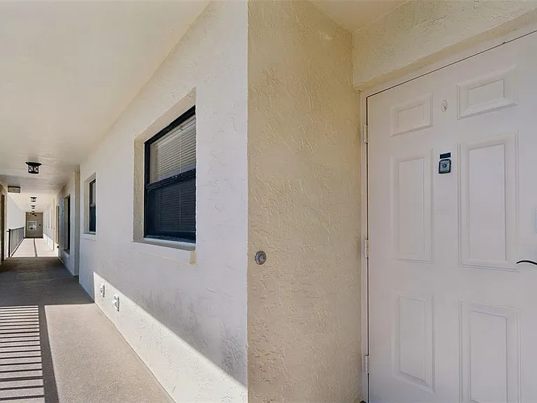 900 Cove Cay Dr #5F — Photo 6