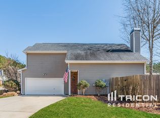 136 Grove Park Ln, Woodstock, GA 30189