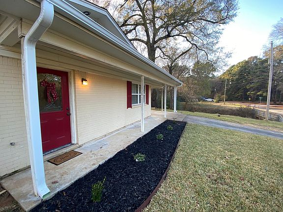 Front porch with perfect view of the neighborhood