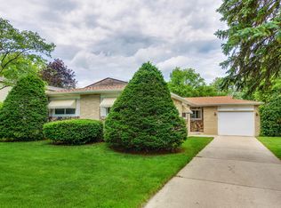 1904 E Kiowa Ln, Mount Prospect, IL