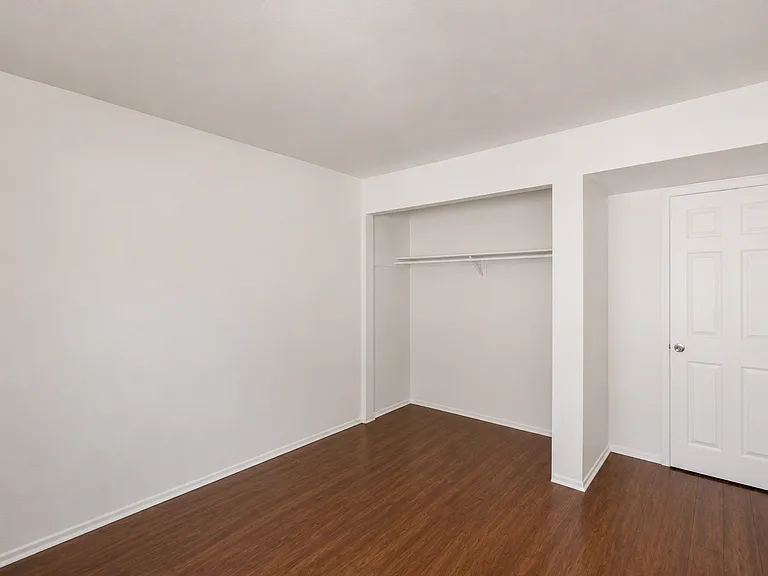 45 N Phyllis #109 — Photo 17