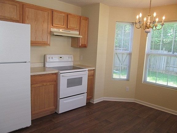 5th image of 408 Chantilly Dr