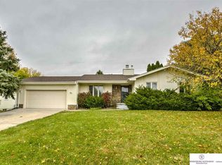 11706 Raleigh Dr, Omaha, NE 68164