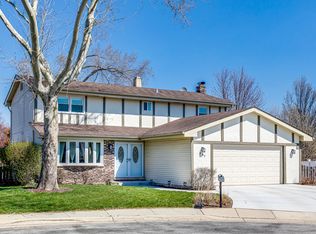 297 Canyon Trl, Carol Stream, IL 60188