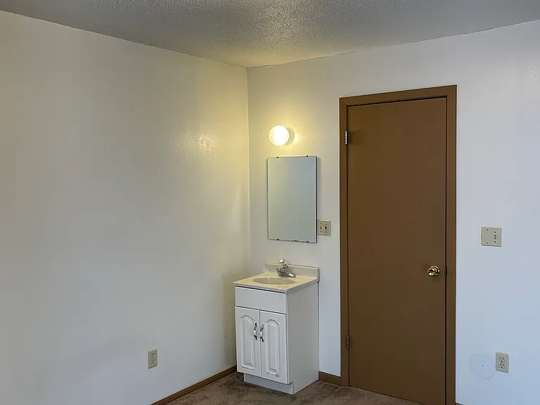 318 Ridgeland Ave #1 — Photo 12