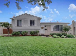 36431 Samoa Dr, Sterling Heights, MI