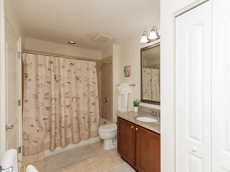 102 Yacht Harbor Dr #468 — Photo 33