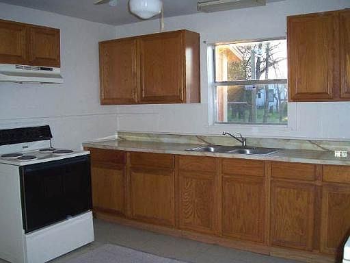 5th image of 303 VARGAS ST