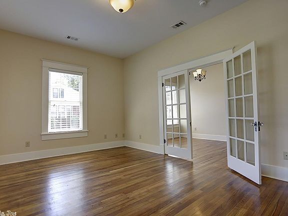 5th image of 801 Willow St