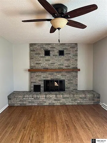 3 bed, 2592 sqft, $2,400 — Photo 3
