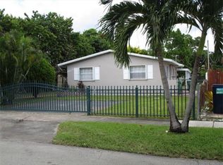 11461 SW 2nd St, Sweetwater, FL 33174