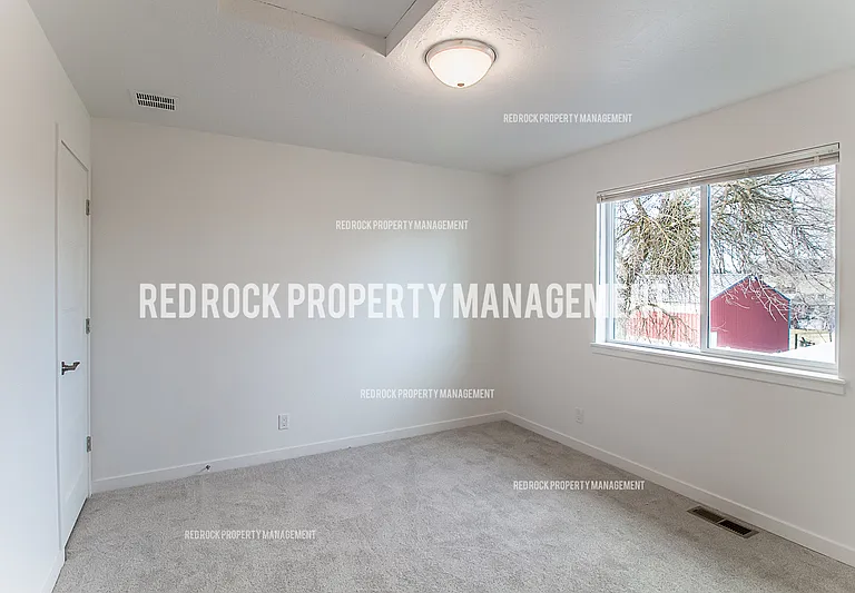 1122 N Davis Ln — Photo 9