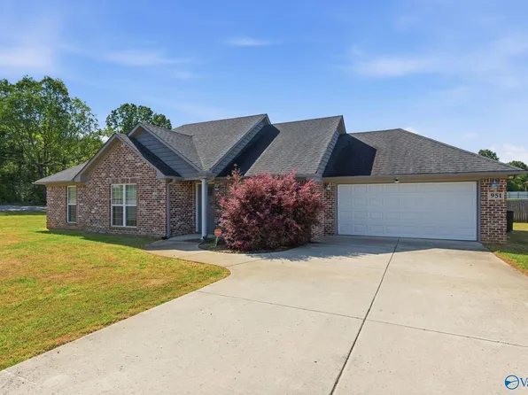 951 Charley Patterson Rd, New Market, AL 35761