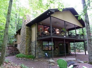 2439 Overlook Ln, Pocono Pines, PA