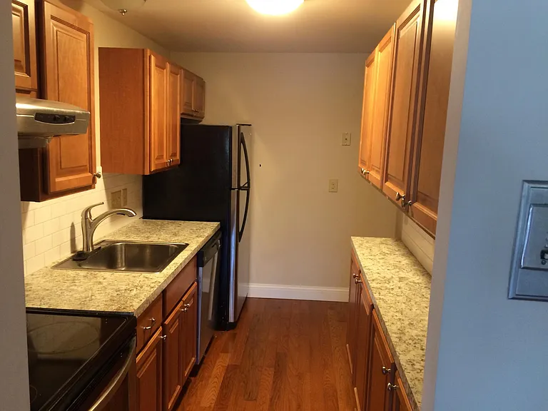 36 Warren St #6 — Photo 7