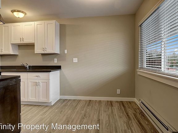 3rd image of 802 Harrington Ave NE #10855390