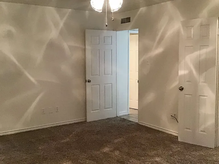 2622 Meadowview Dr — Photo 16