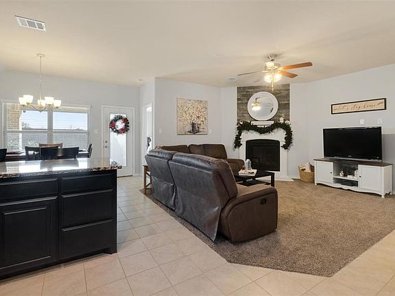 3rd image of 628 Brock Dr