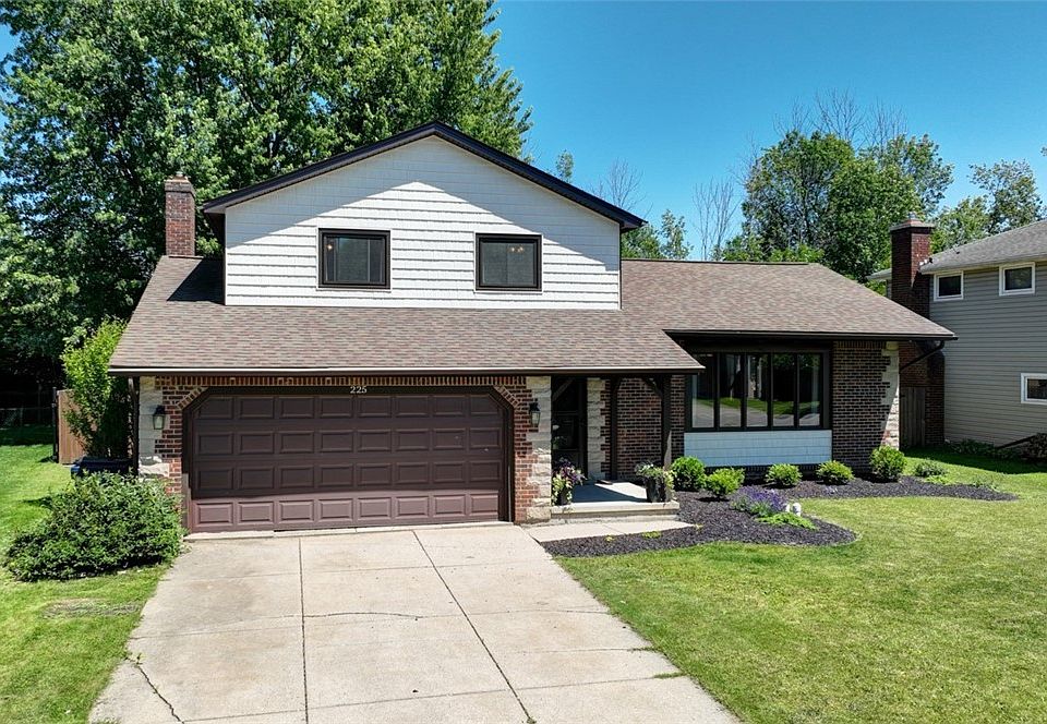 1st image of 225 Rockdale Dr