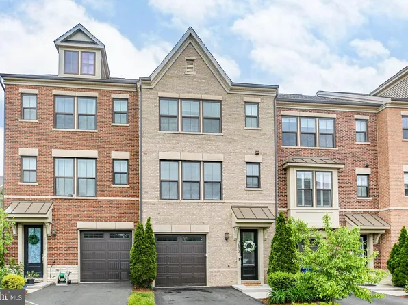 3673 Ambrose Hills Rd, Falls Church, VA 22041