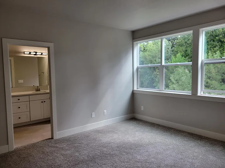 3498 SW Mayfield Ter — Photo 9