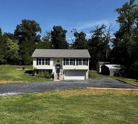 2nd image of 780 Lower Valley Rd