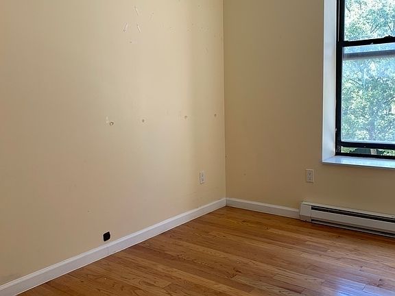 4th image of 4 Manhattan Ave APT 2
