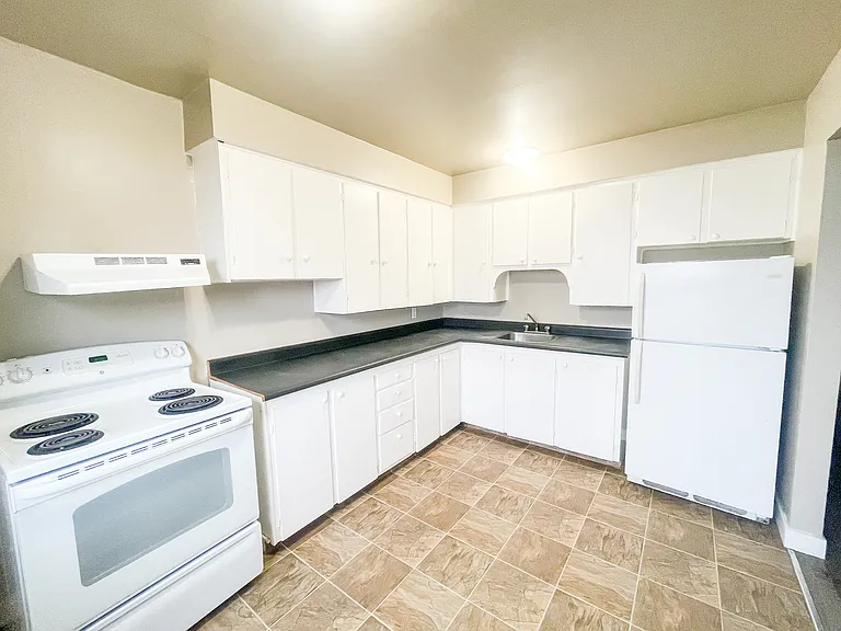 2121 Smith St — Photo 15