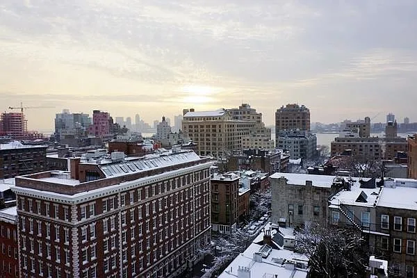 Rented by Domus Realty | media 34