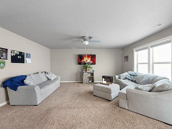 4th image of 205 S Molly Mitchell Dr