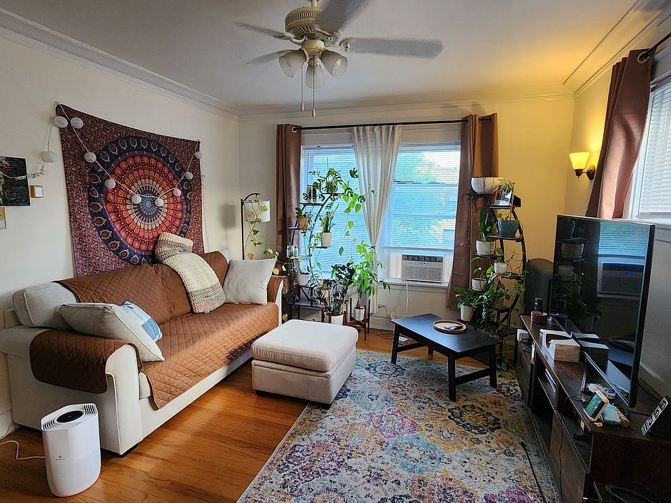 1st image of 2010 W Leland Ave #3