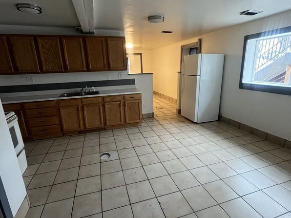 222 1/2 5th St #1/2