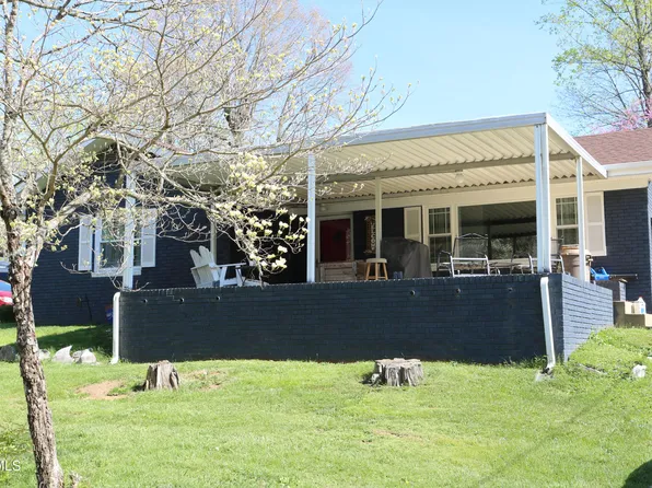 1230 Woodlawn Dr, Greeneville, TN 37745
