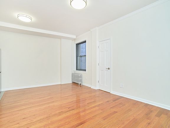 3rd image of 3508 95th St APT 1M
