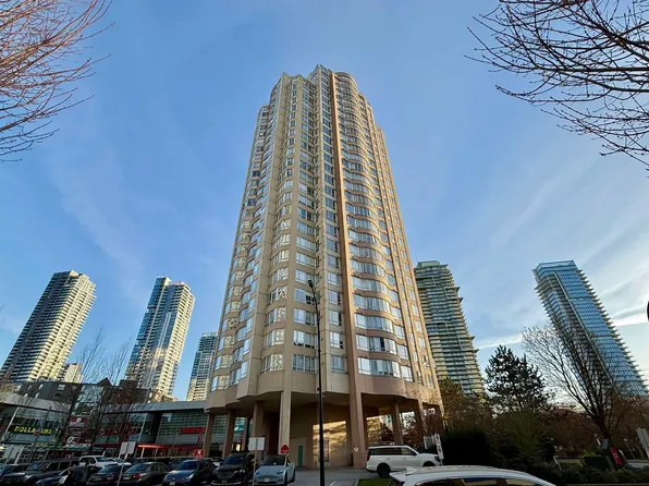 6220 McKay Ave #1806, Burnaby, BC V5H 4M8