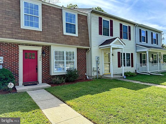 3rd image of 104 Kalmia Ct
